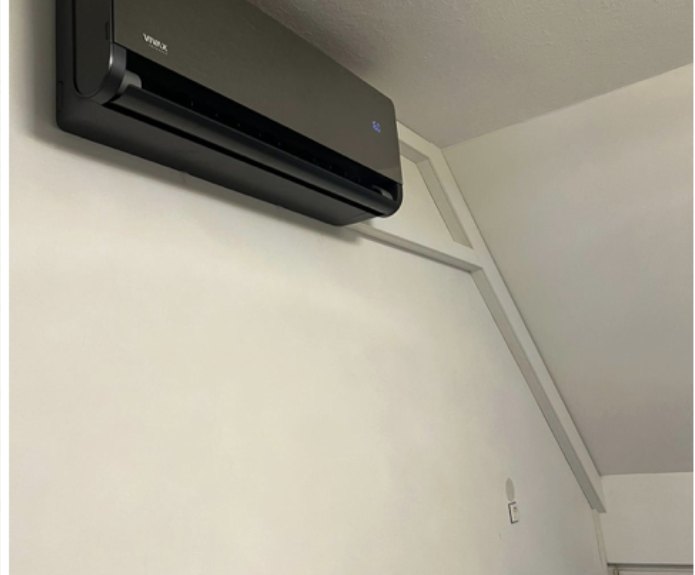 Klimagerät im Wohnraum installiert